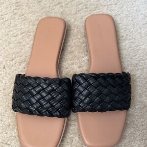 Old Navy Black Woven Slide Sandals